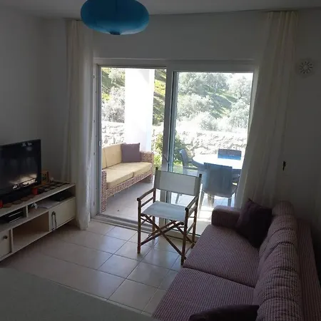 Deniz Manzarali Havuzlu Site Ici Ev Apartment *